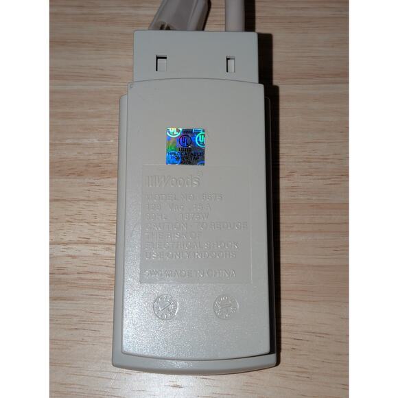 III WOODS 15A Power Strip Surge Protector w/ 8 Outlets & 2 FT Cord Beige #6675 - Picture 4 of 4